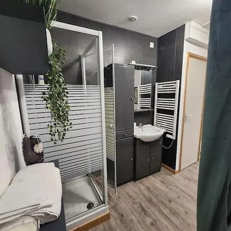 La Petite Loge De L'ile نانت